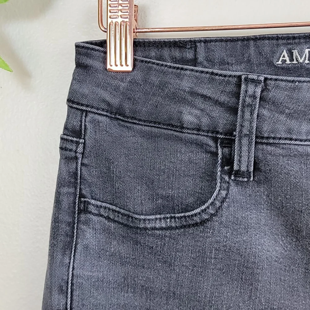 American Eagle Hi Rise Jegging Skinny Jeans Distressed Chewed Raw Black AE 4